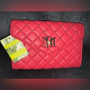 SALTY AIR TREADS ON THE PENINSULA
NWT - Badgley
Mischka